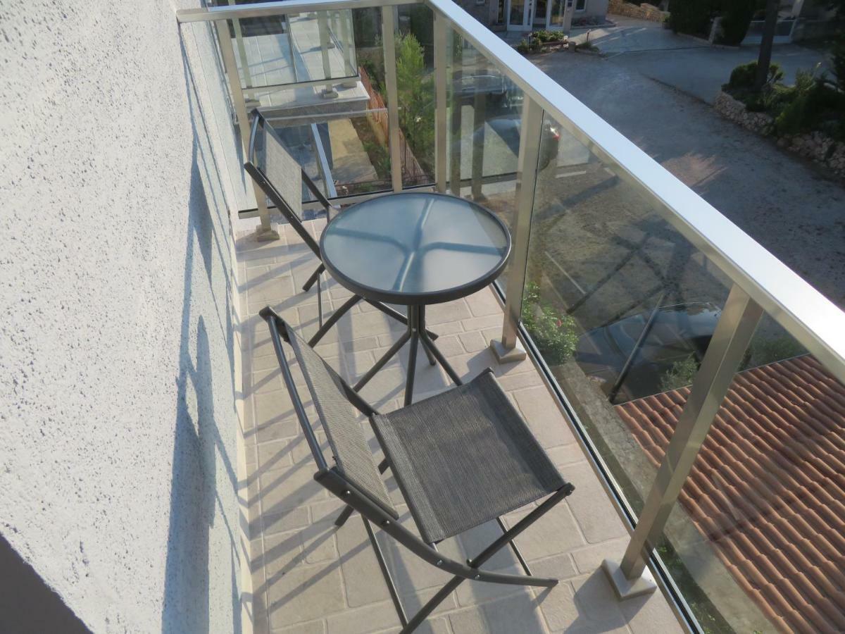 Vila Velvet Hotel Starigrad Paklenica Exterior foto