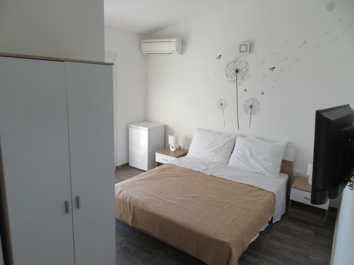 Vila Velvet Hotel Starigrad Paklenica Exterior foto
